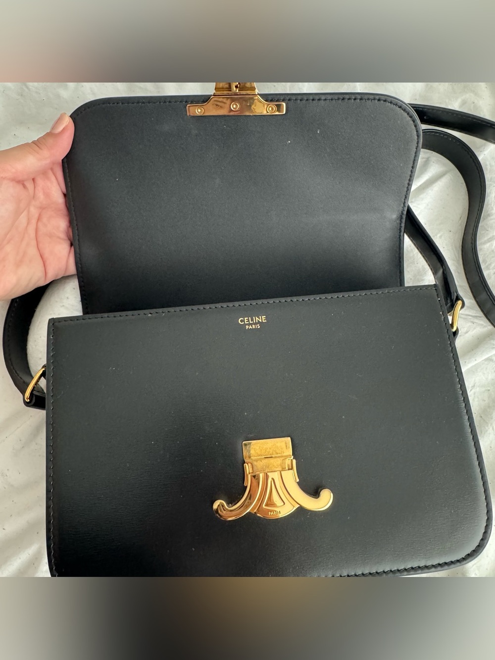 Celine Triomphe Crossbody bag in Black leather and Gold Hardware - Picture 13 of 13